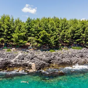  Camping The Sea Cave Albanië